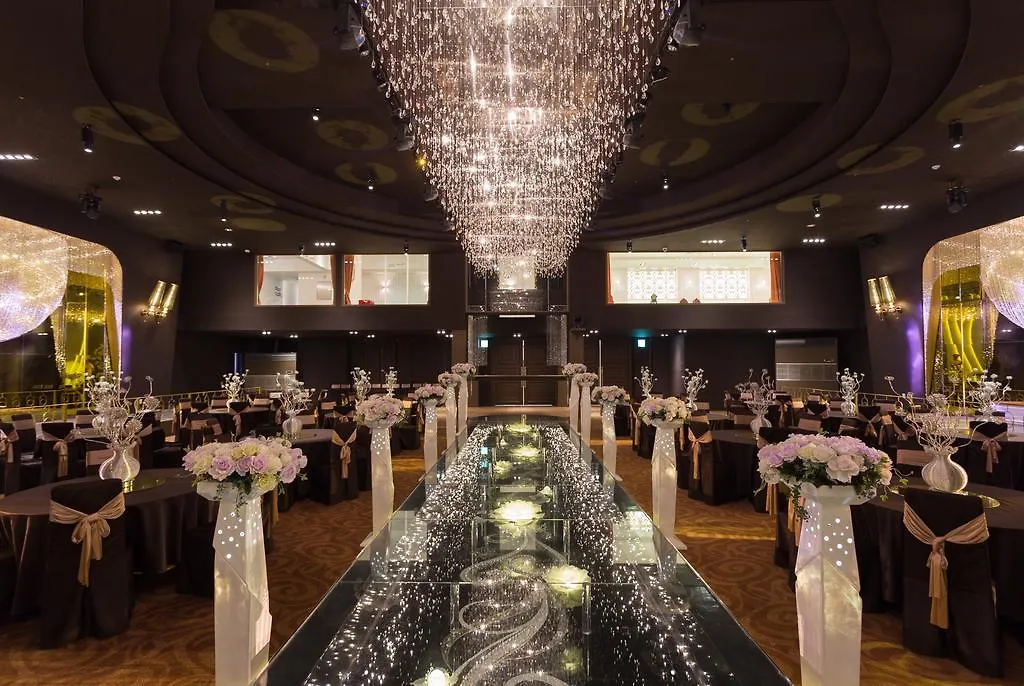 Charis Hotel Incheon 3*,