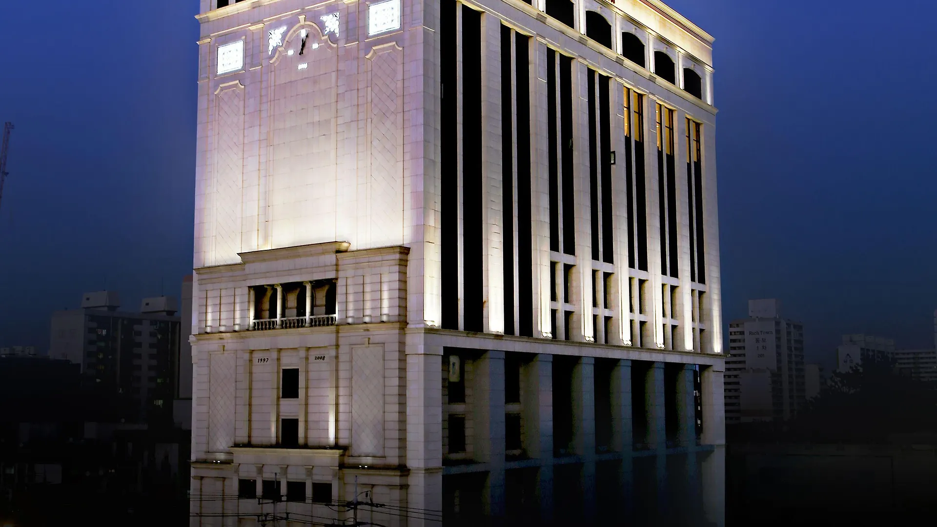 Charis Hotel Incheon 3*,