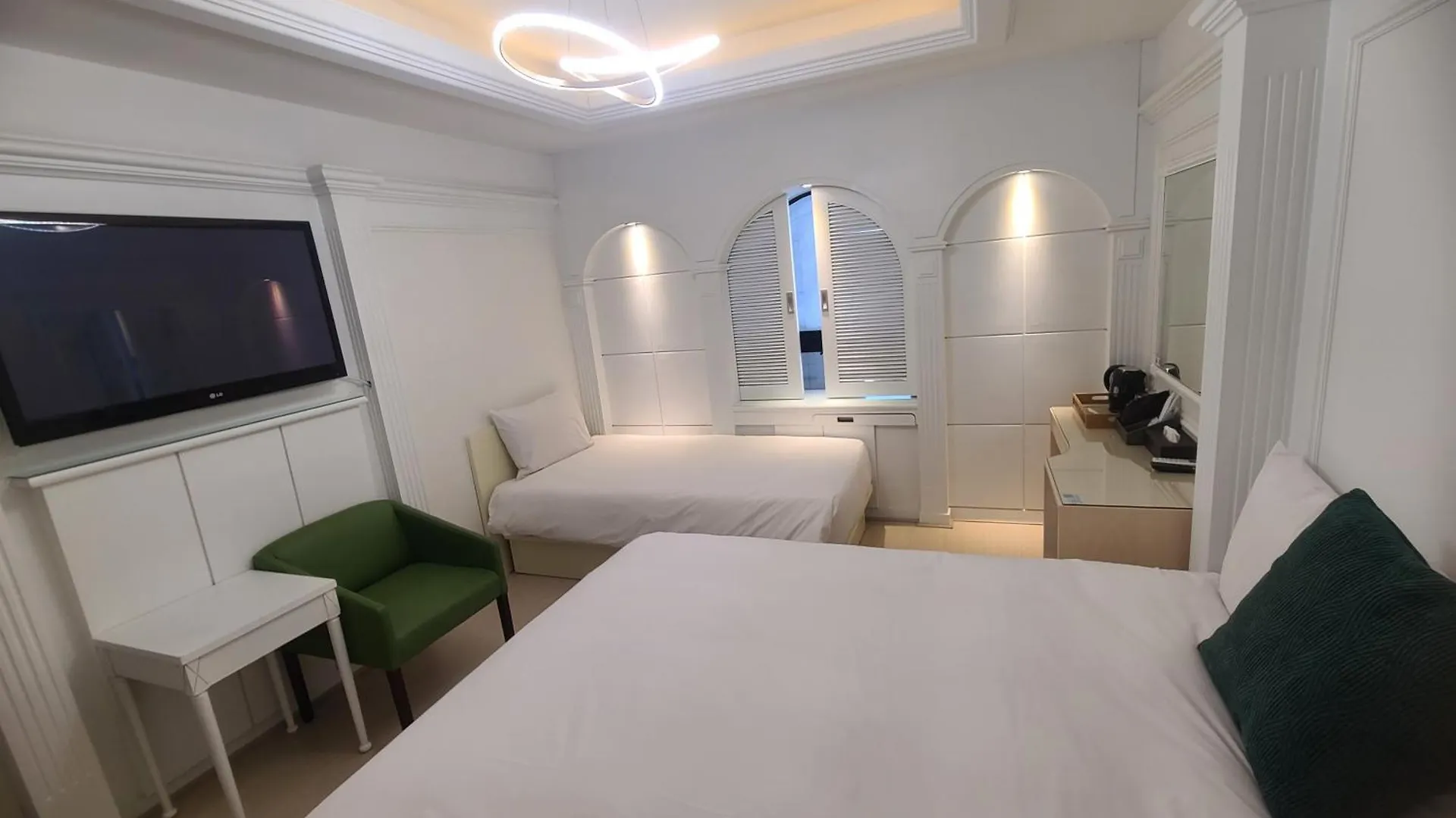 Charis Hotel Incheon