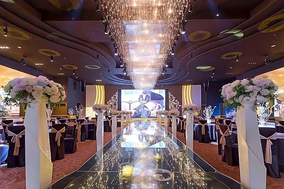 Charis Hotel Incheon 3*,