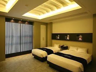Charis Hotel Incheon 3*,