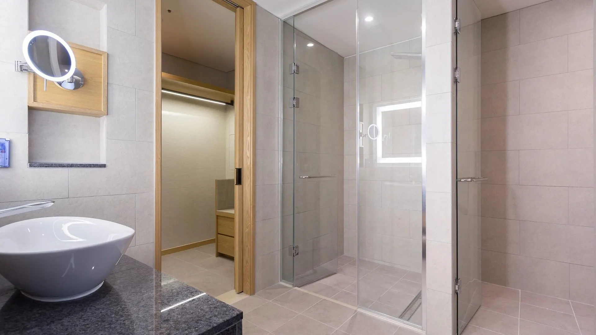 Charis Hotel Incheon