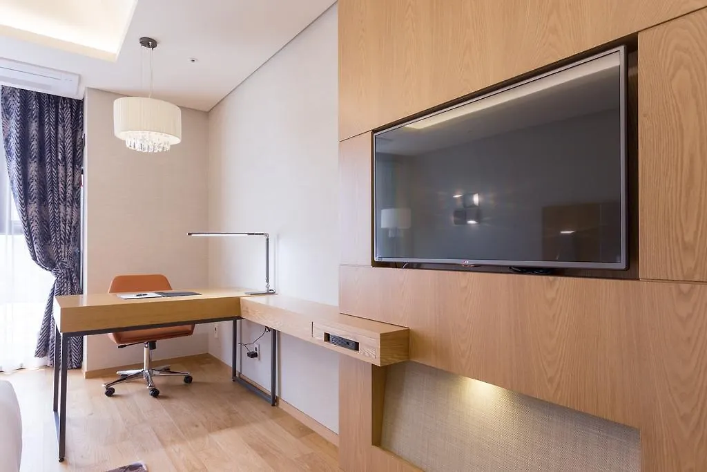 Charis Hotel Incheon 3*,