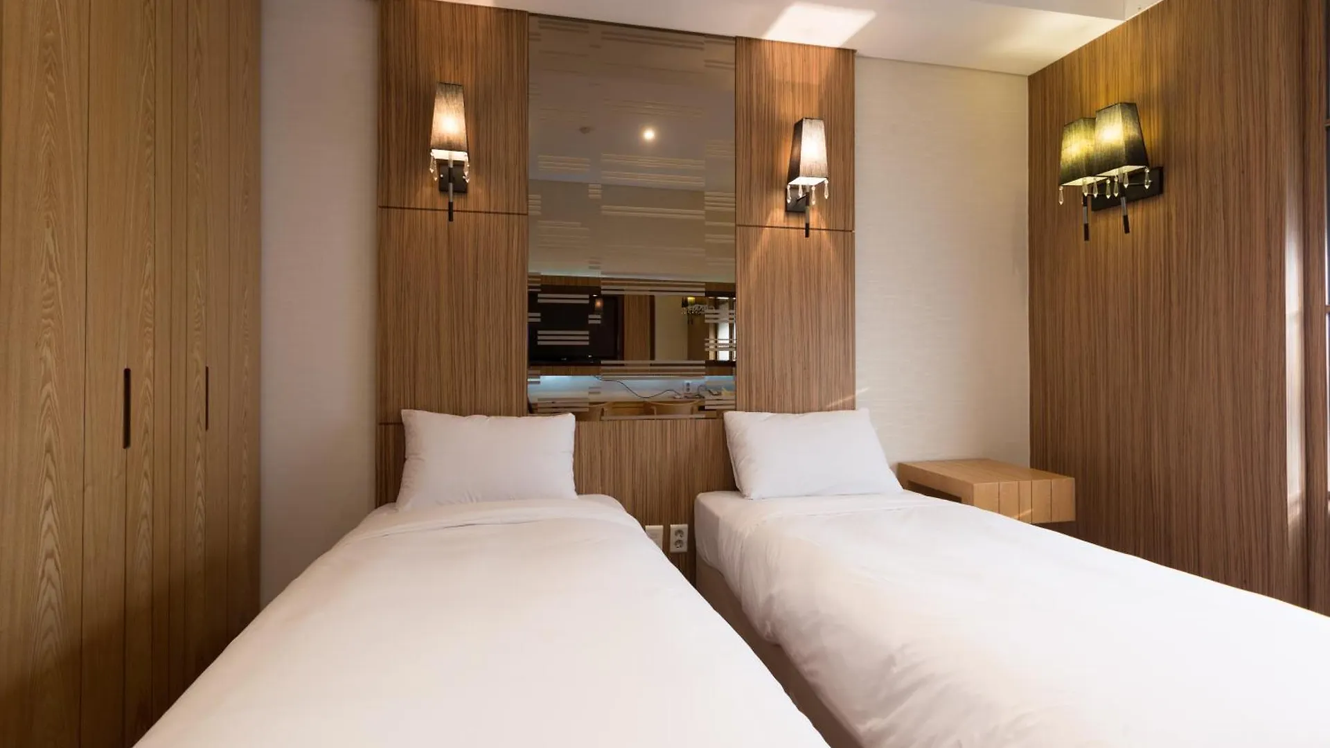 Charis Hotel Incheon