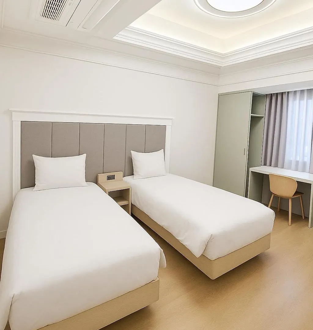 Charis Hotel Incheon 3*,